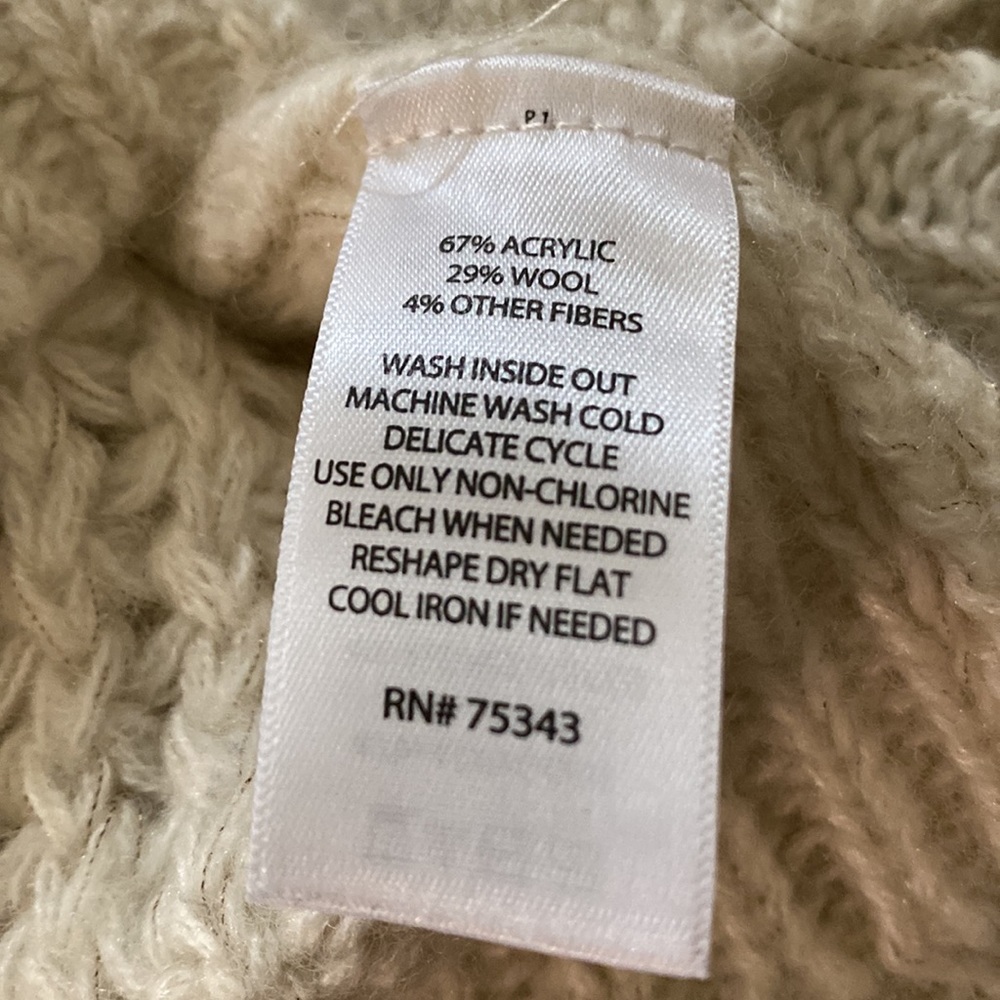 Sweater - Picture 4 of 4